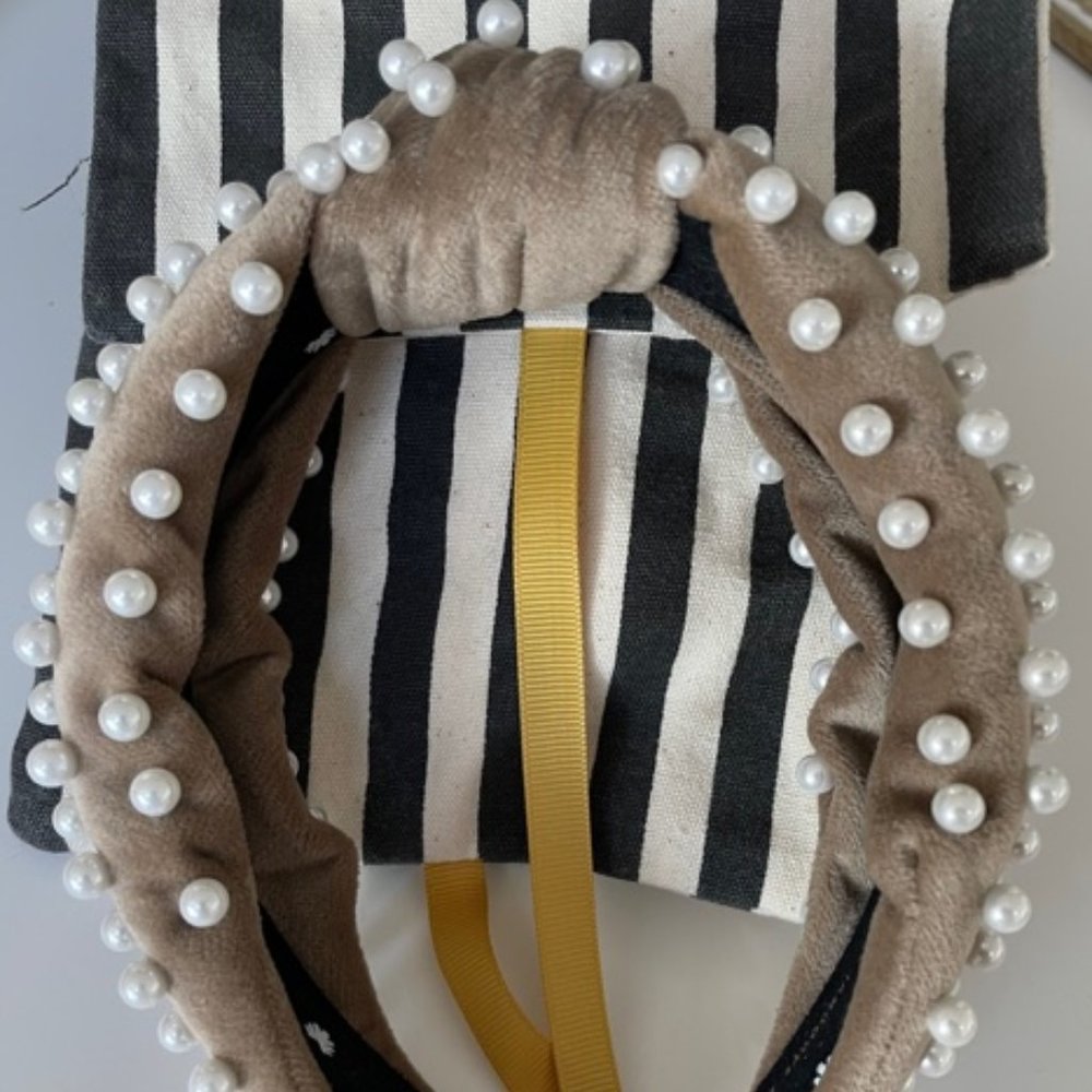 LELE SADOUGHI TAN PEARL KNOTTED VELVET HEADBAND